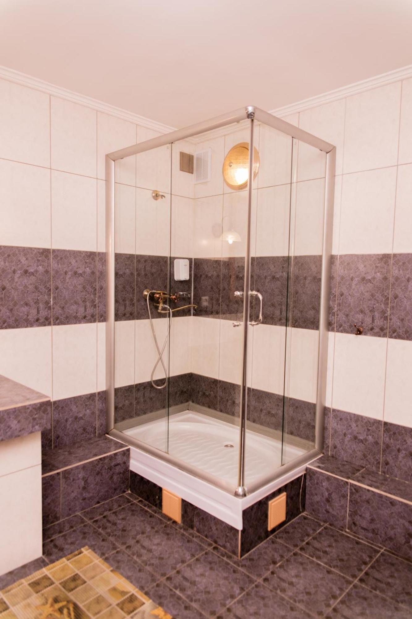 Galirad Hotel Ustʼ-Kamenogorsk 객실 사진